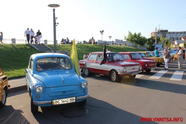 Як у Вінниці пройшов мегазліт раритетних автівок - фото 42