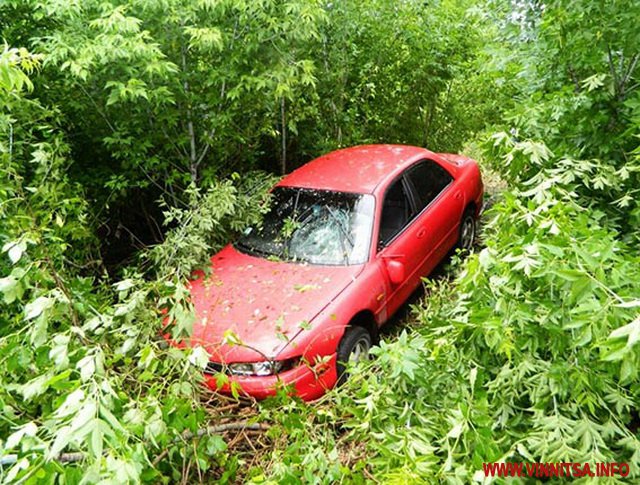 У Вінниці ДАІ-шники зловили п’яного водія «Мазди». Водій тікаючи заїхав у паркан