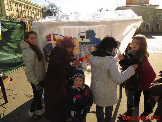 Започатковану у Вінниці вишивку української мапи розмістили у Верховній Раді України - фото 56