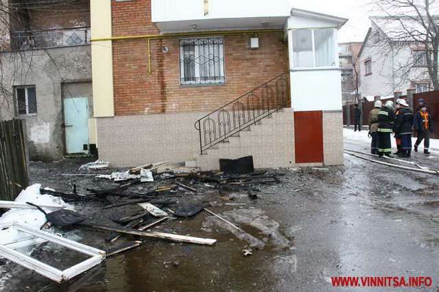 У Вінниці палаючий гуртожиток рятувальники загасили менше ніж за півгодини - фото 9