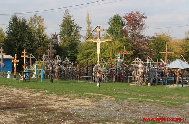 Коровій встановив хрест в Йосафатовій  долині на Вінниччині