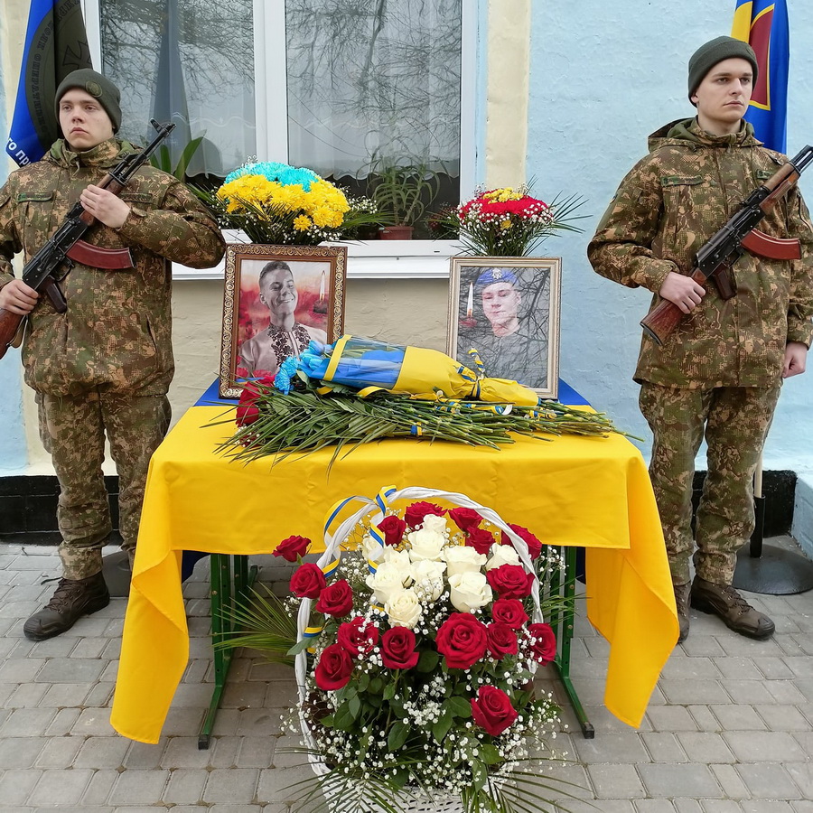 На Вінниччині відкрили меморіальну дошку 20-річному загиблому гранатометнику Семену Ляшуку  - фото 2