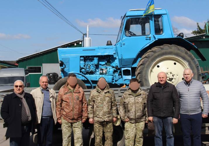 У Вінниці для ЗСУ купили трактор