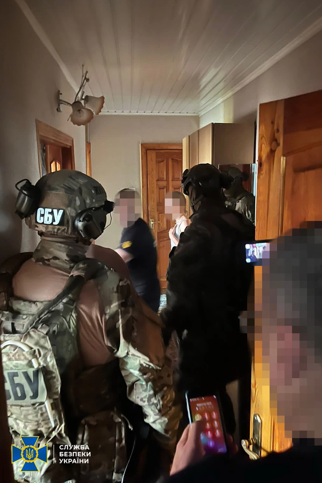 Підпільна типографія виготовляла фальшиві паспорти для «легалізації» росіян в Україні та ЄС