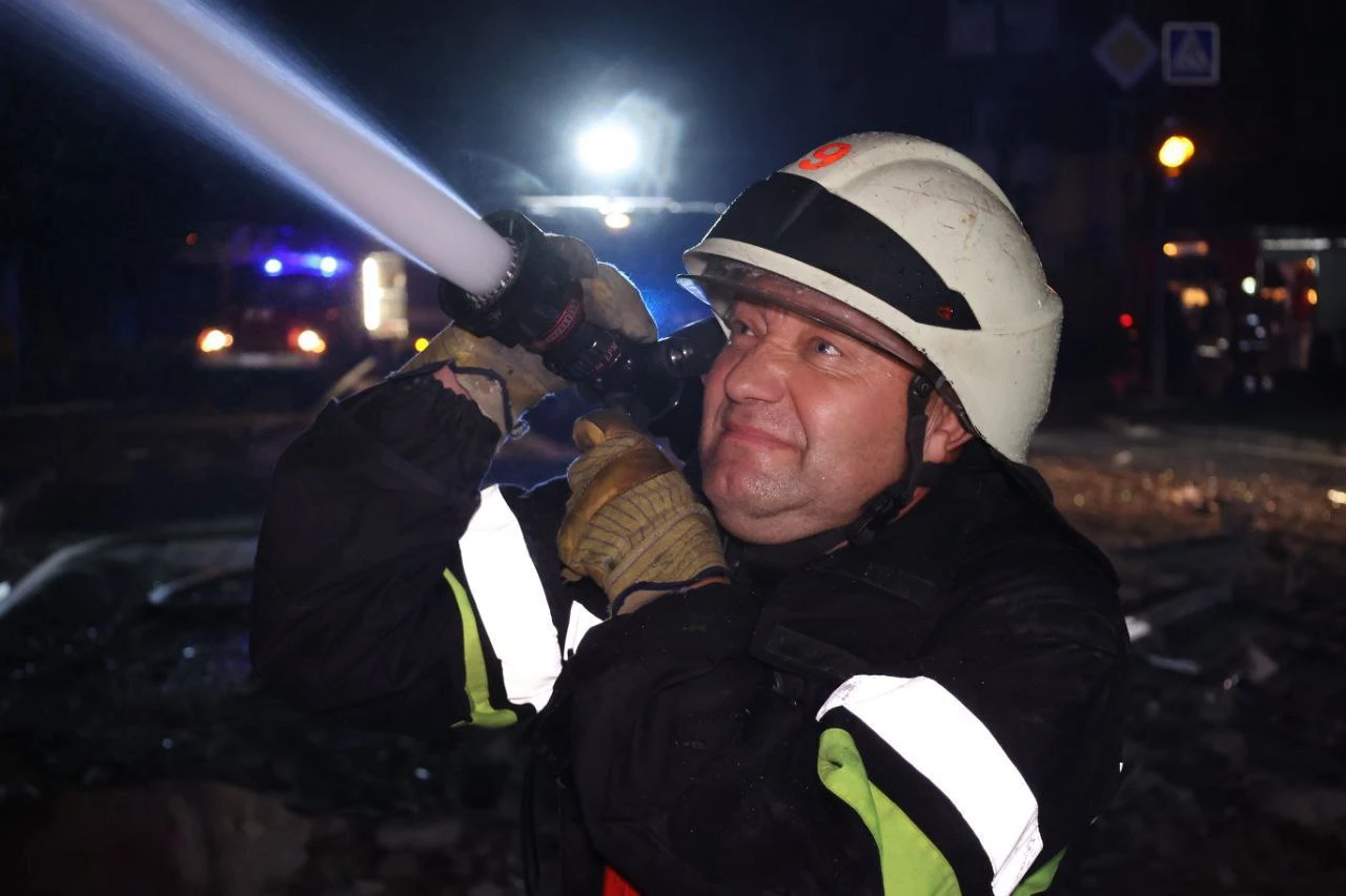 У Харкові безпілотники влучили в навчальний заклад та спортивний комплекс. Фото