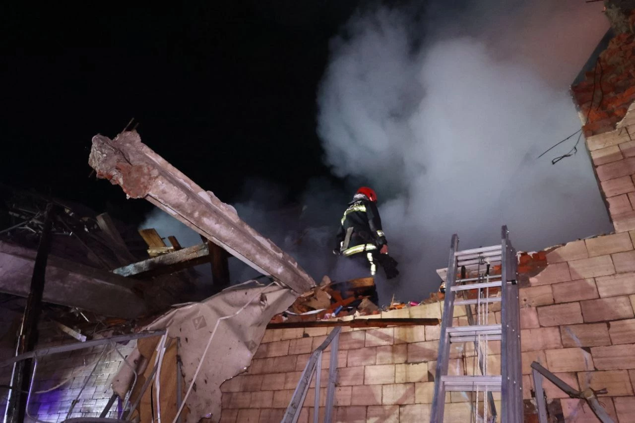 У Харкові безпілотники влучили в навчальний заклад та спортивний комплекс. Фото