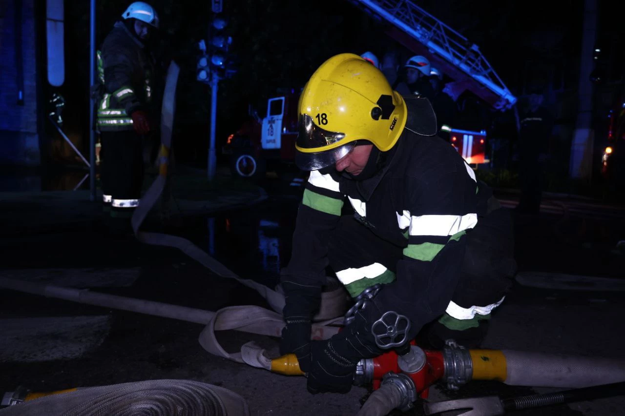 У Харкові безпілотники влучили в навчальний заклад та спортивний комплекс. Фото