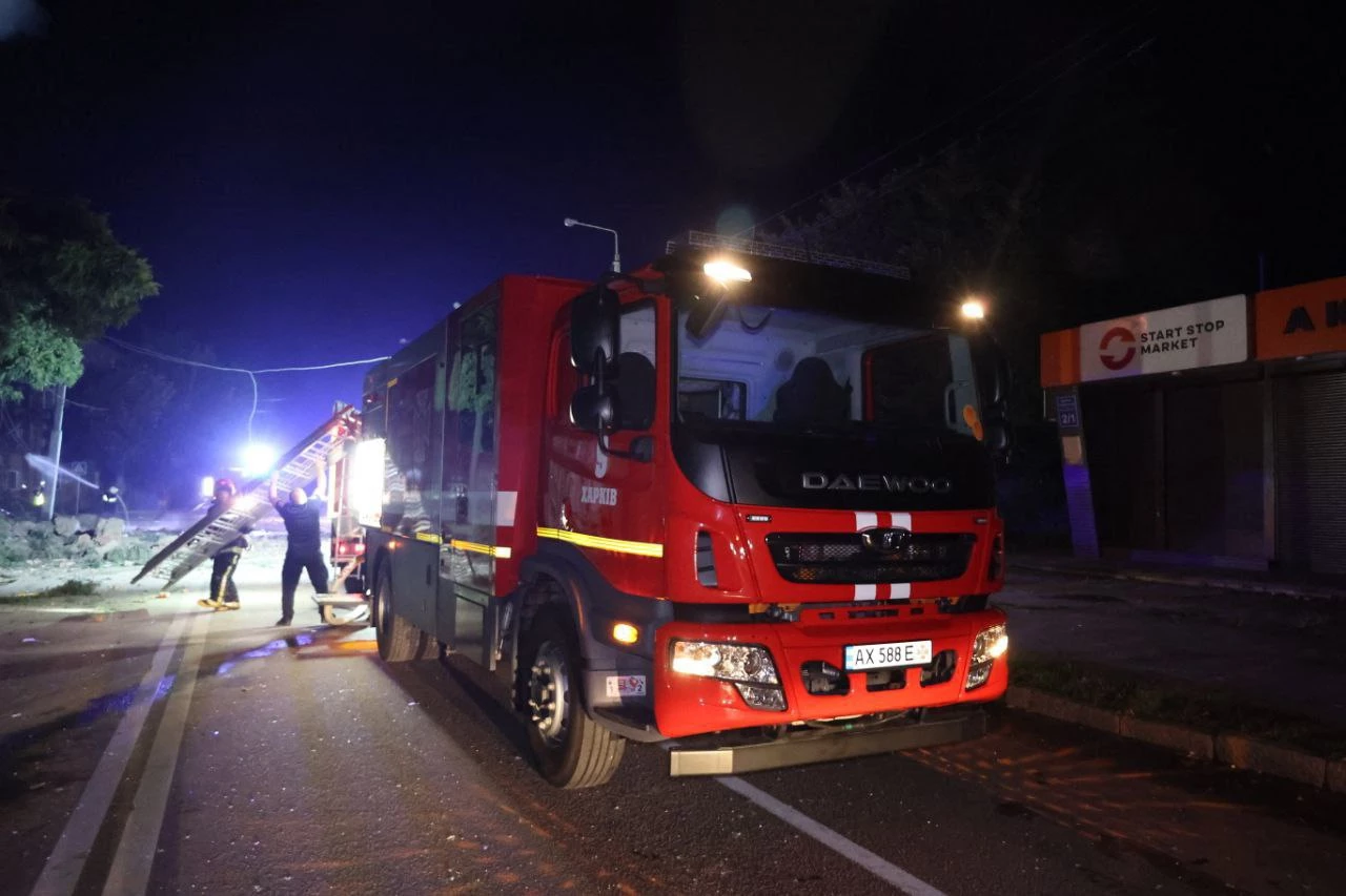 У Харкові безпілотники влучили в навчальний заклад та спортивний комплекс. Фото