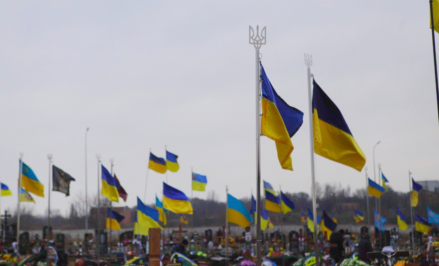 Національне військове меморіальне кладовище збудують у Гатному до 2025 ...