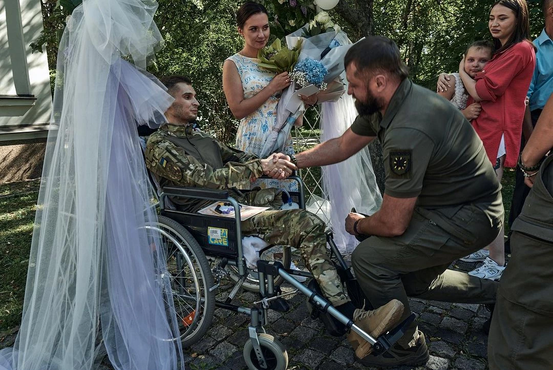 Лікарі казали, що не виживе. Історія кохання Анни і Влада, що одружилися у шпиталі