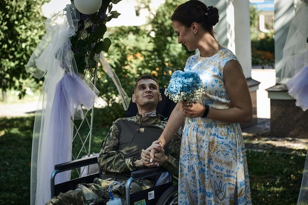 Лікарі казали, що не виживе. Історія кохання Анни і Влада, що одружилися у шпиталі
