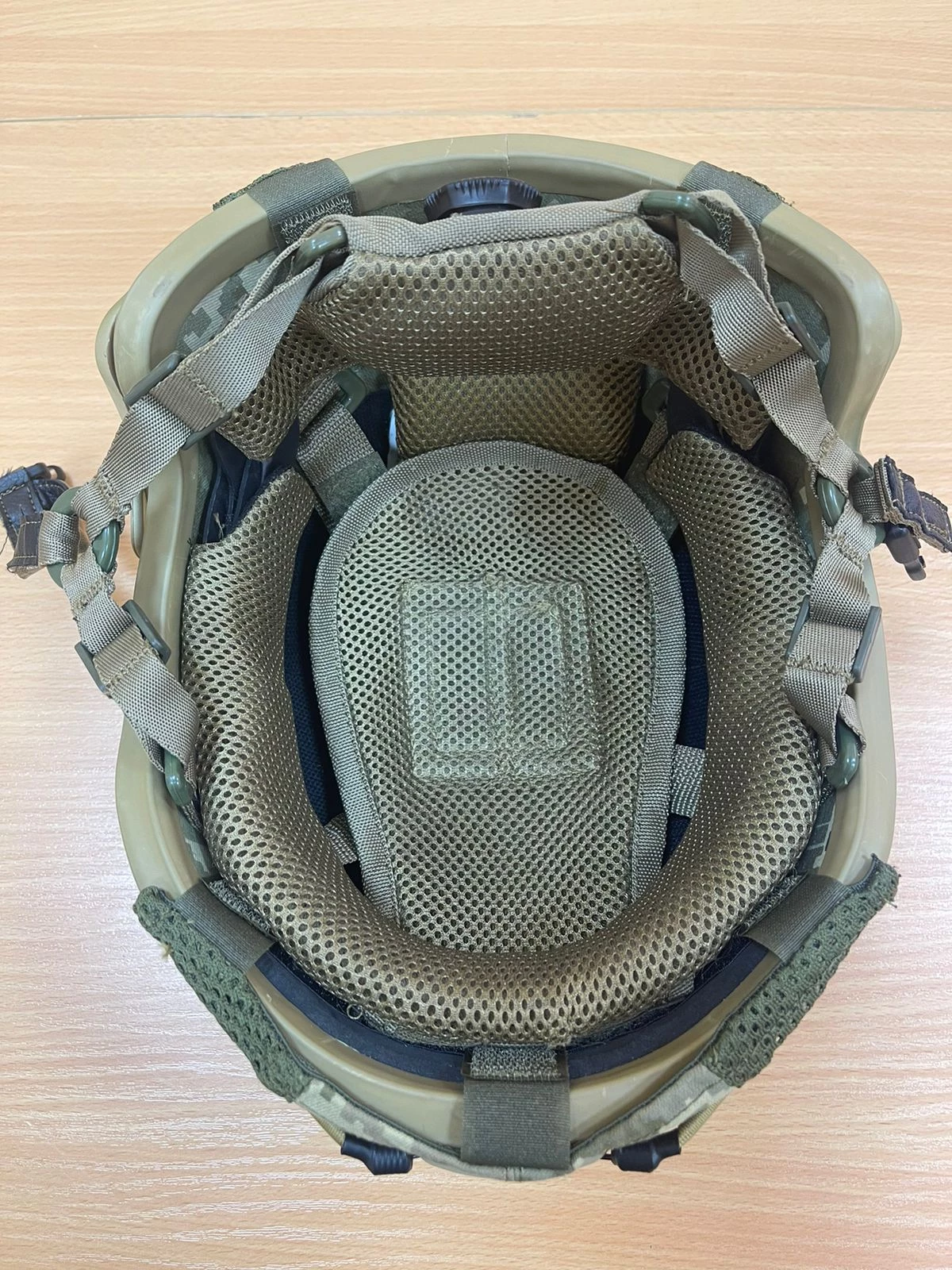 На забезпечення ЗСУ поставлені п’ять зразків бойових шоломів – Міноборони