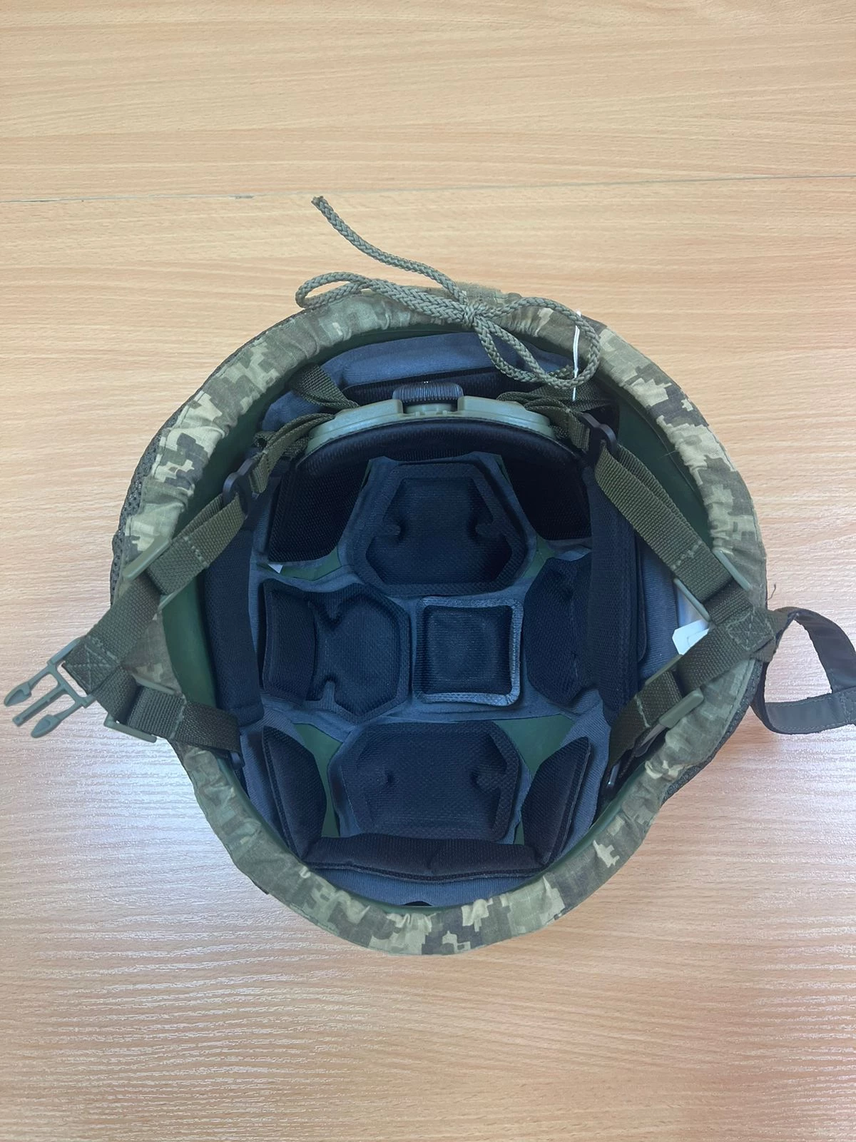 На забезпечення ЗСУ поставлені п’ять зразків бойових шоломів – Міноборони