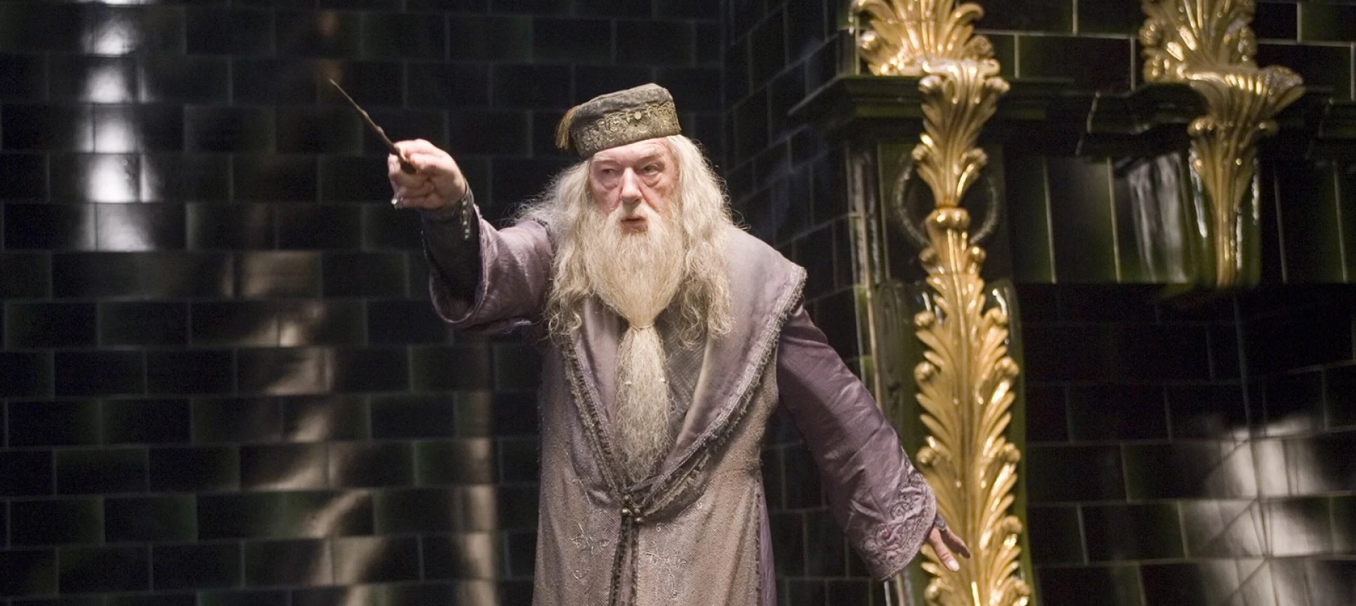 176990_uJPTTfzkad_dumbledore_in_the_ministry_albus