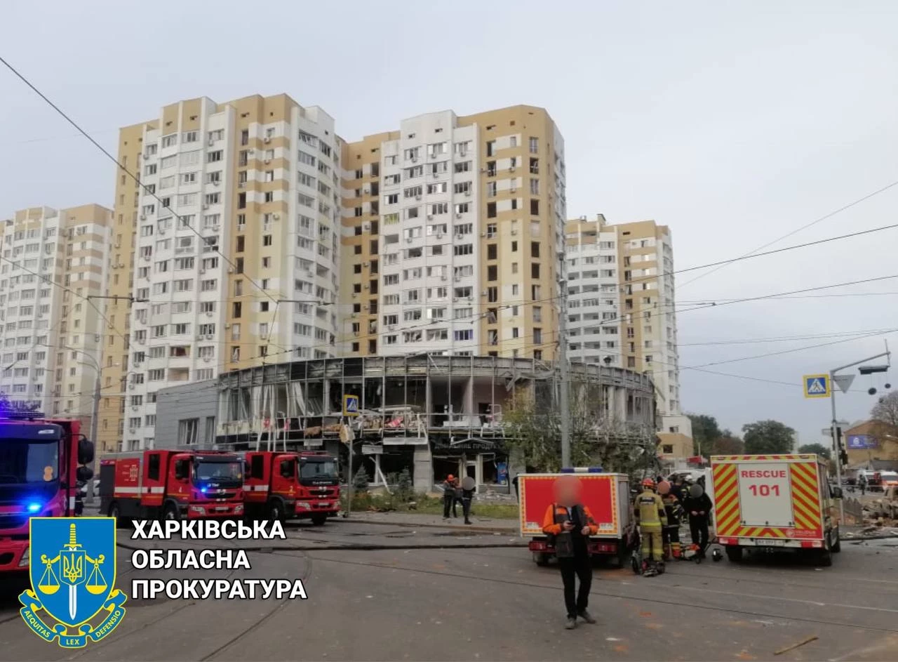 Показали фото з Харкова: загибла дитина і 16 постраждалих
