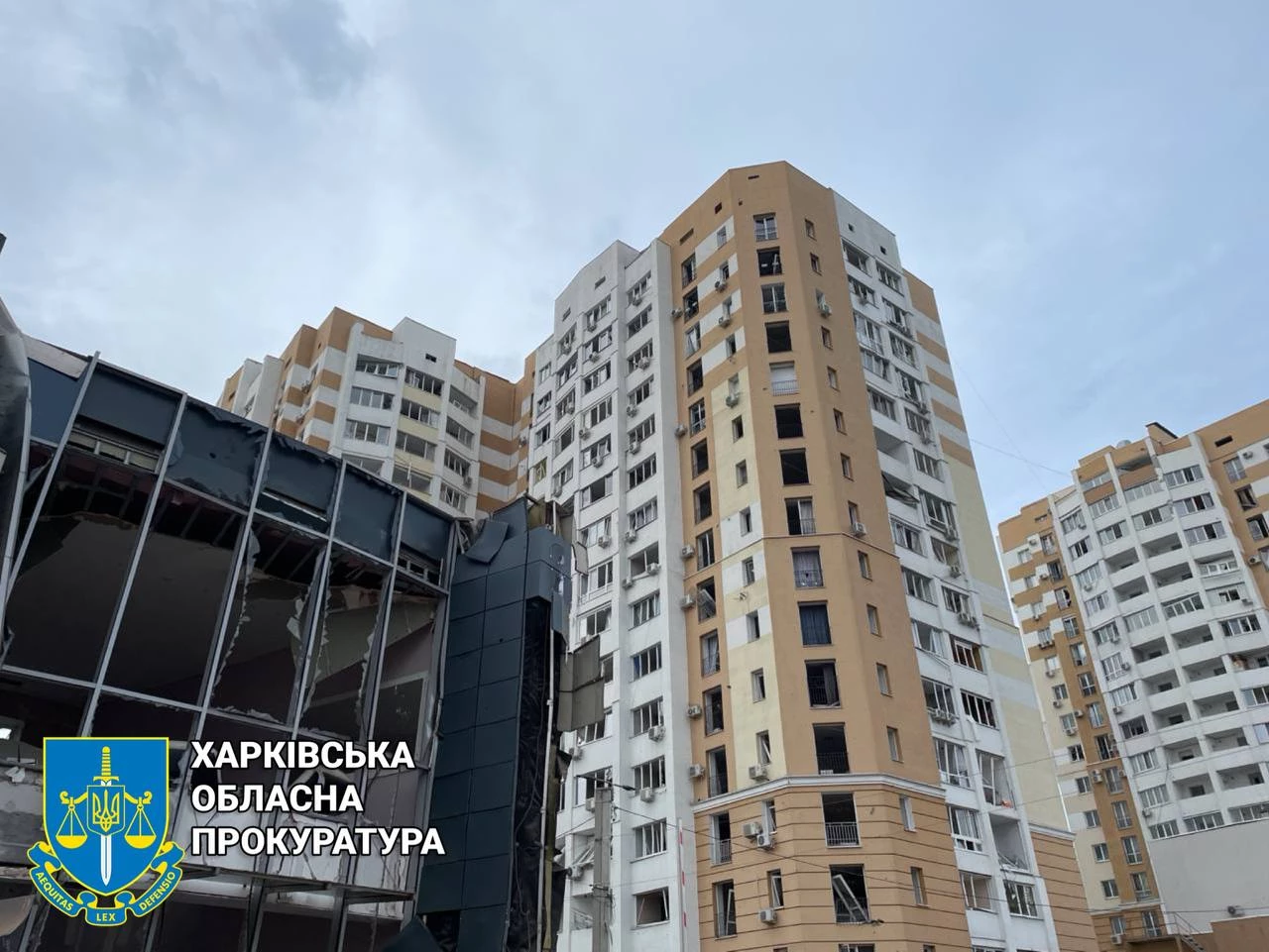 Показали фото з Харкова: загибла дитина і 16 постраждалих