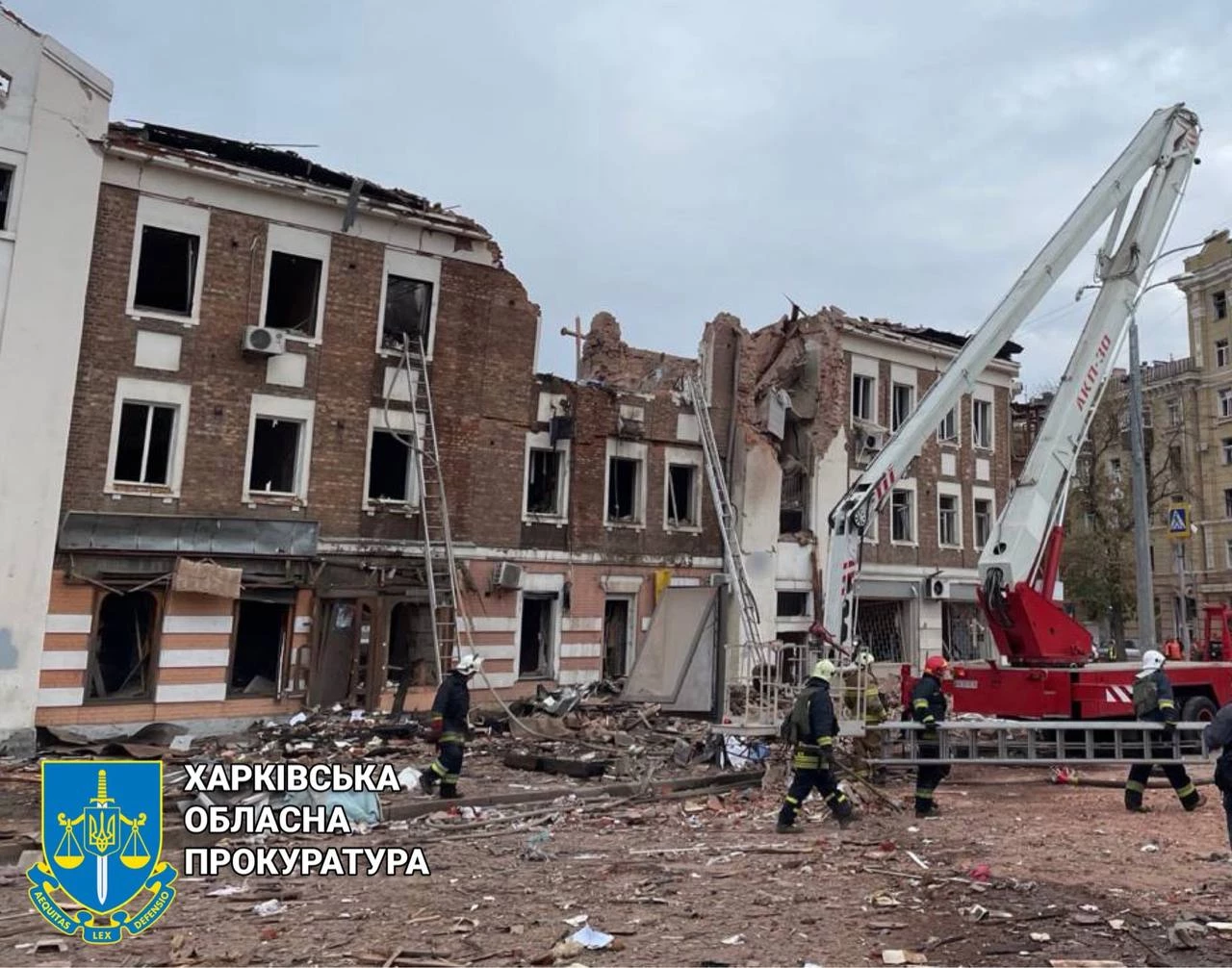 Показали фото з Харкова: загибла дитина і 16 постраждалих