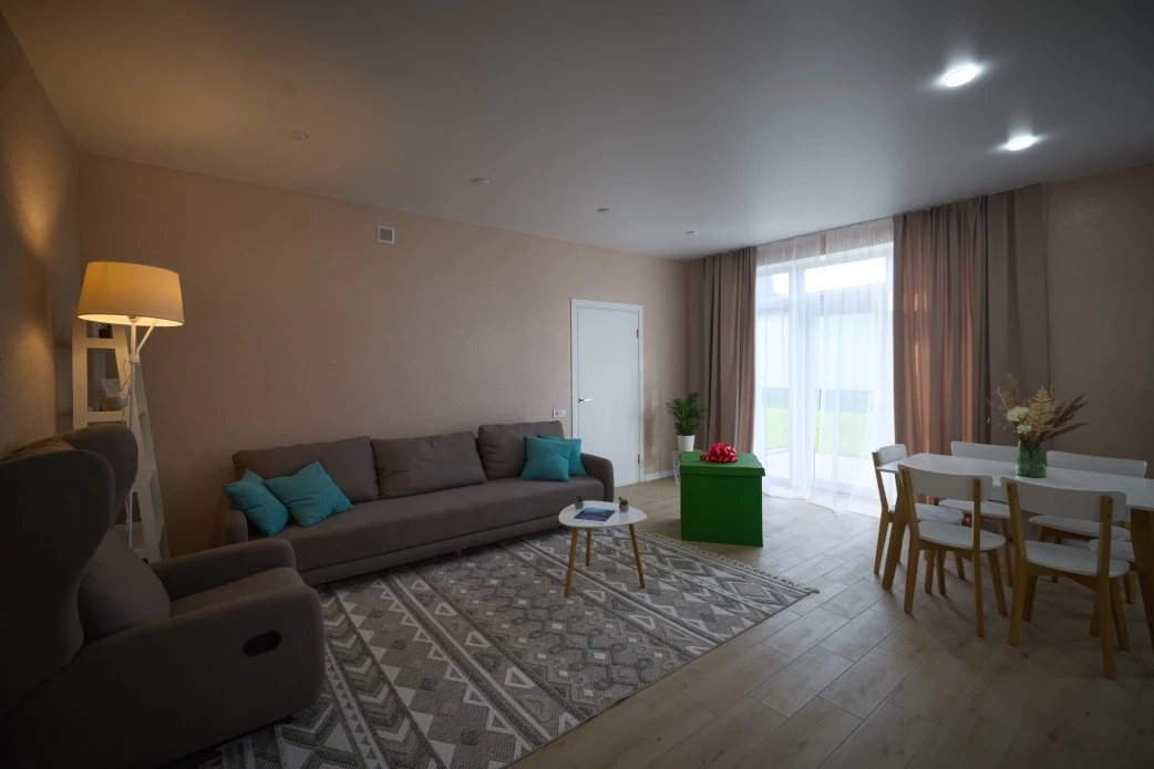 Зеленський на Київщині подивився, яке житло будують для людей, що втратили свої домівки. Фото