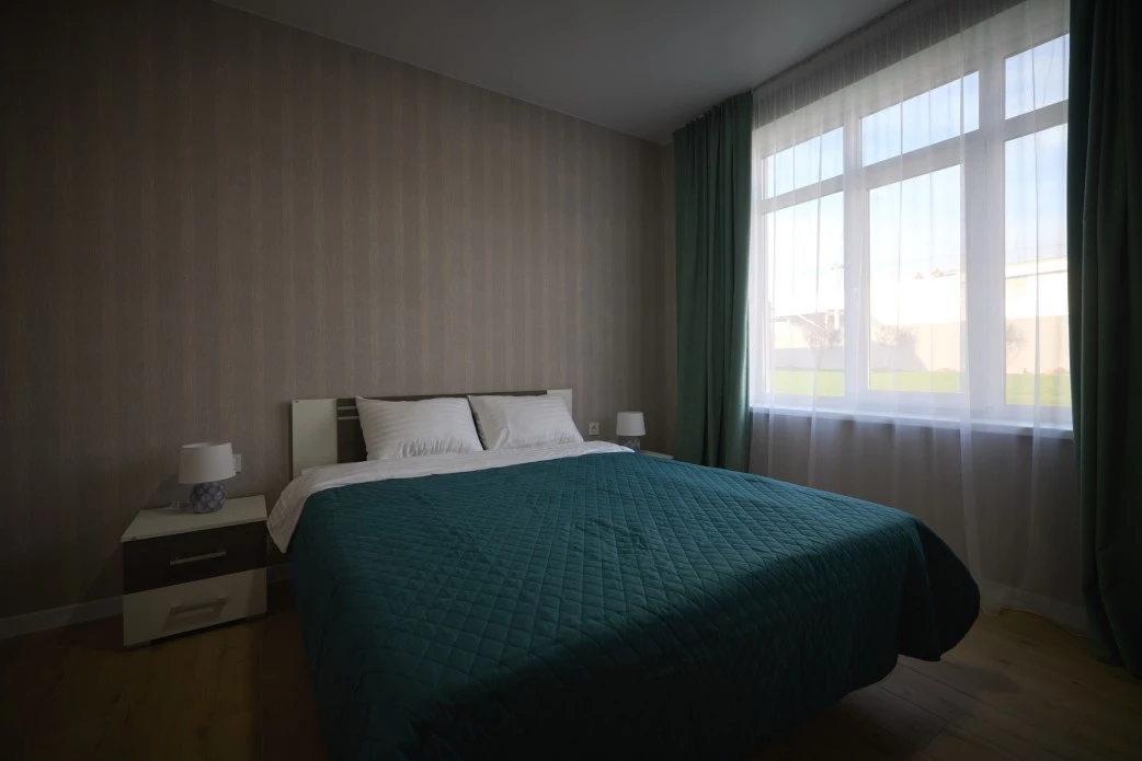 Зеленський на Київщині подивився, яке житло будують для людей, що втратили свої домівки. Фото