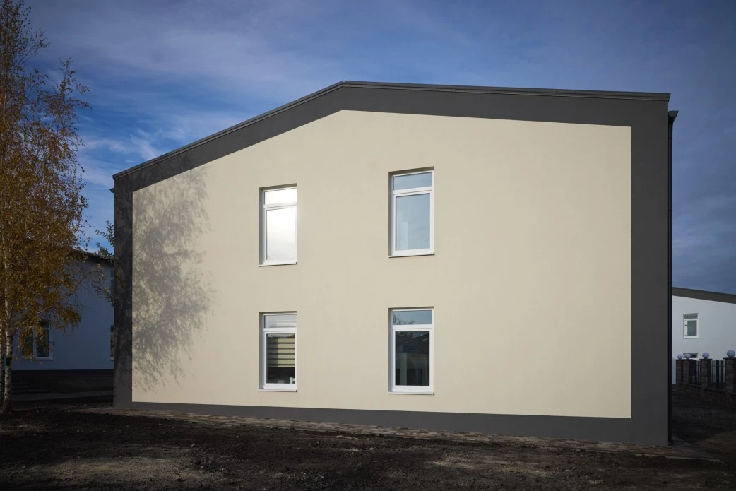 Зеленський на Київщині подивився, яке житло будують для людей, що втратили свої домівки. Фото