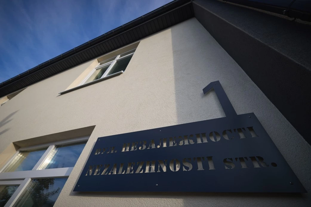 Зеленський на Київщині подивився, яке житло будують для людей, що втратили свої домівки. Фото