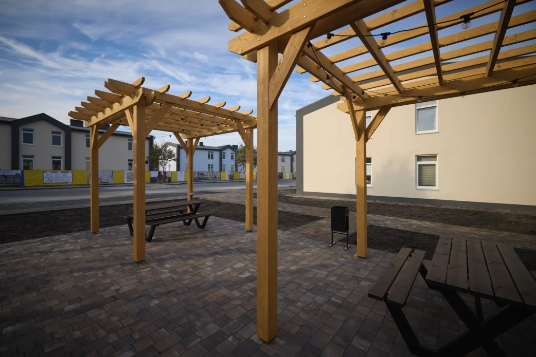 Зеленський на Київщині подивився, яке житло будують для людей, що втратили свої домівки. Фото