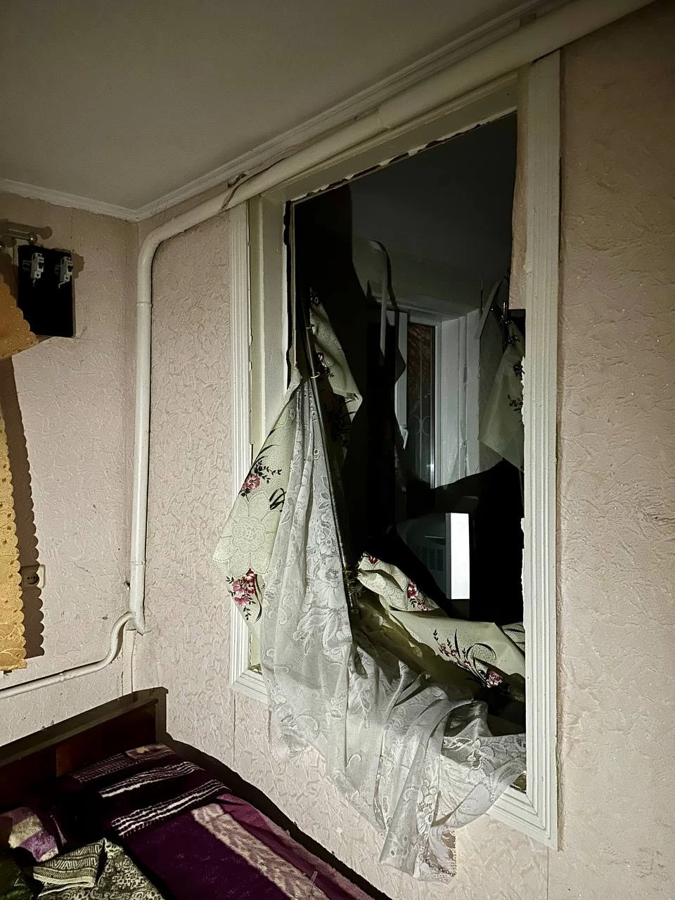 На Київщині 4 постраждалих, повітряну тривогу оголосили після перших вибухів