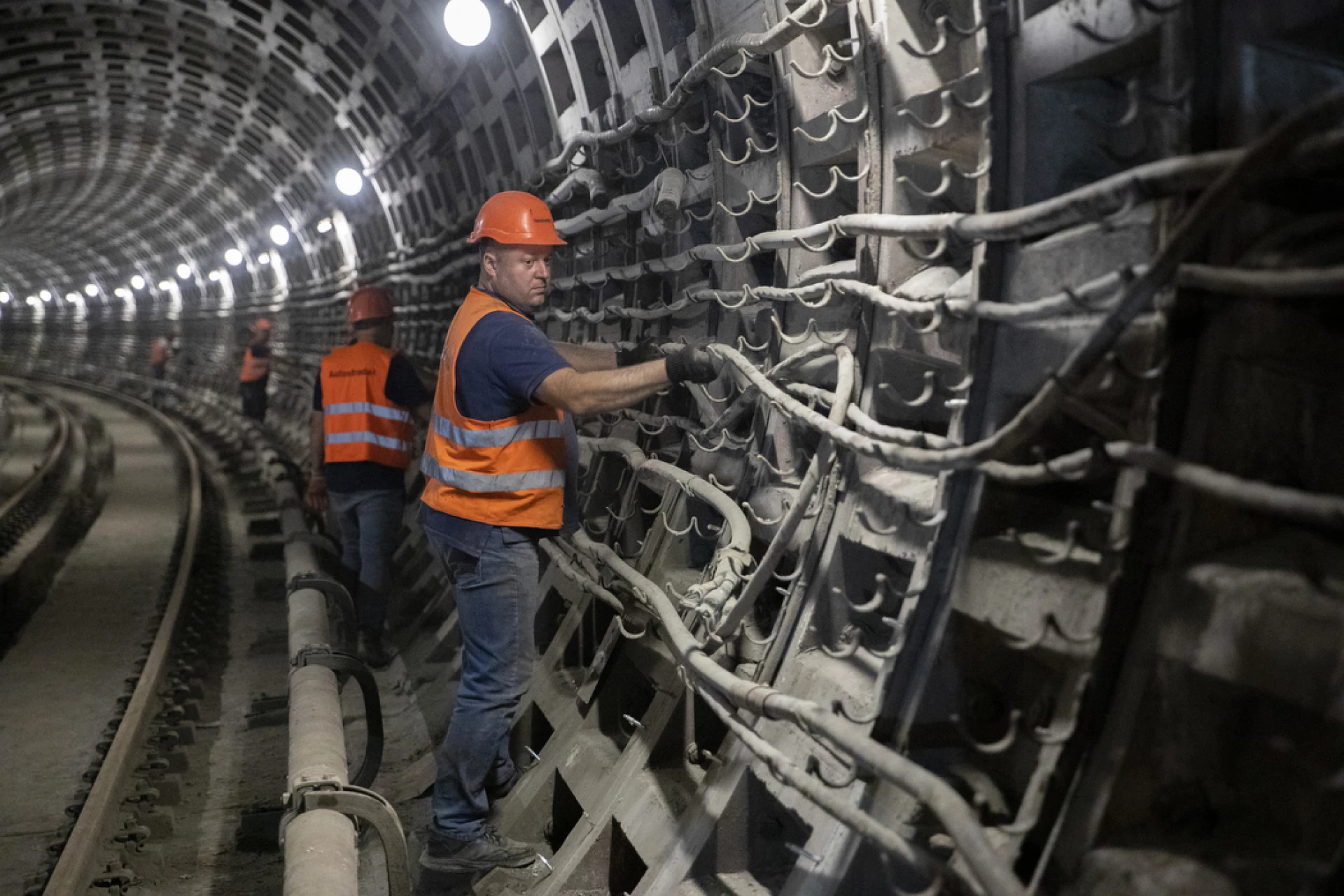 Мер Києва показав, як триває завершальний етап робіт на перегоні між станціями метро «Деміївська» – «Либідська»