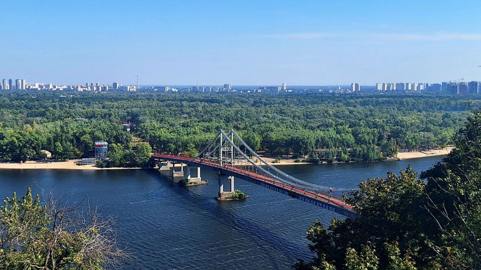 Попри забруднення Десни та Сейму, якість води у Києві в нормі