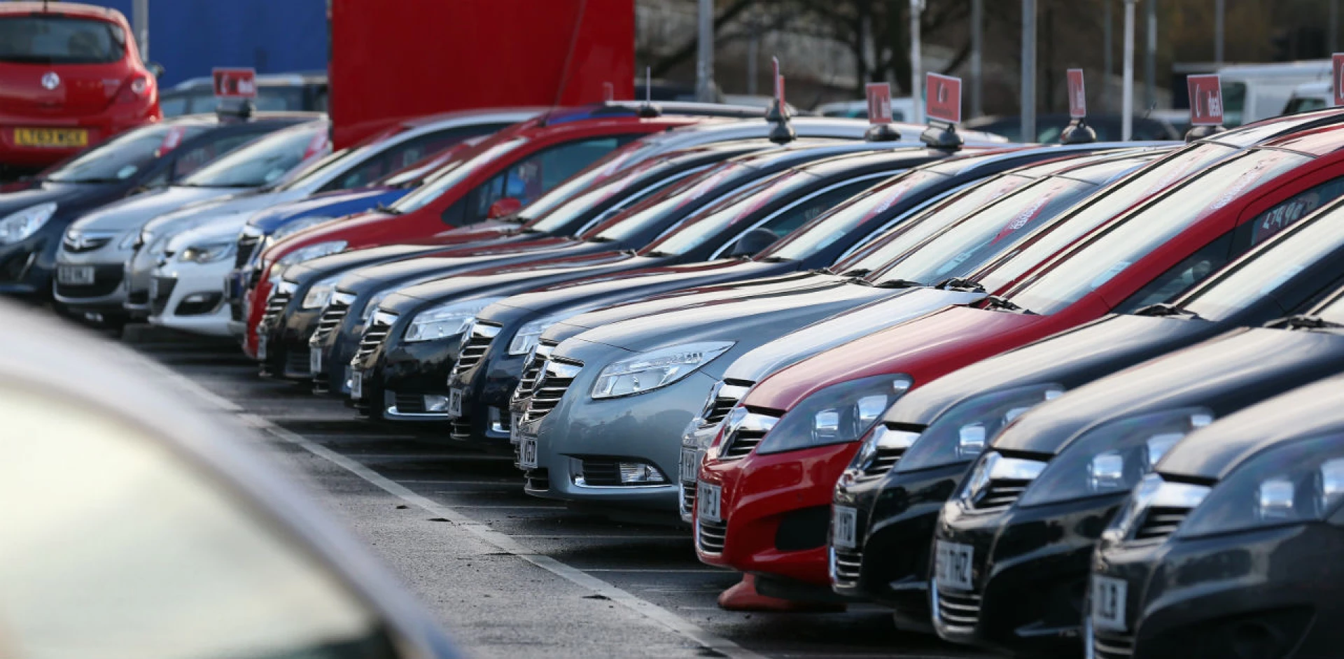 Власники елітних автівок Черкащини сплатили до місцевих скарбниць 3,4 мільйона гривень