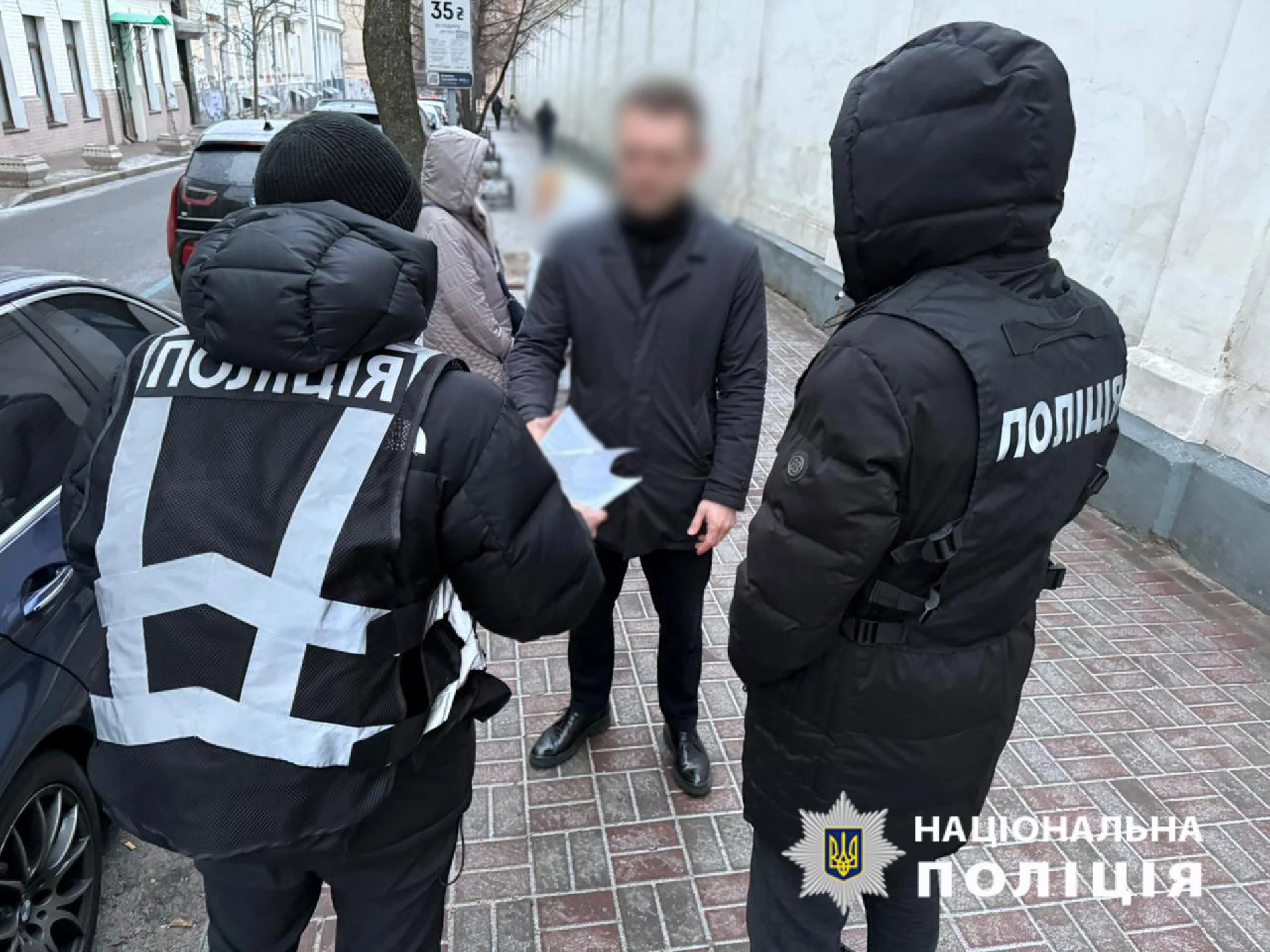 Поліцейські викрили організовану злочинну групу на чолі з посадовцями КМДА, які привласнили 2,2 млн грн