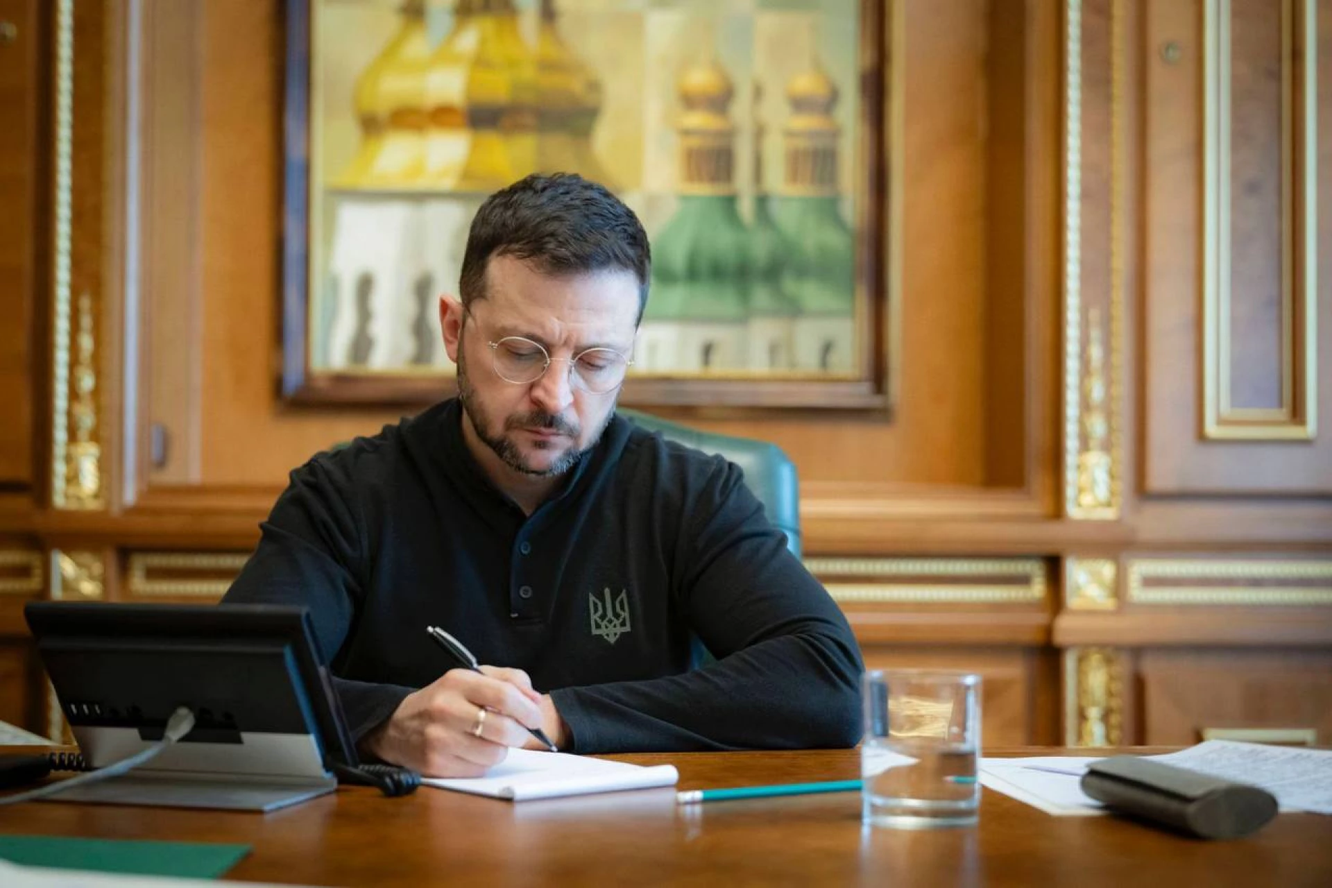 Зеленський поговорив з Шольцем: Ми всі хочемо закінчення війни назавжди