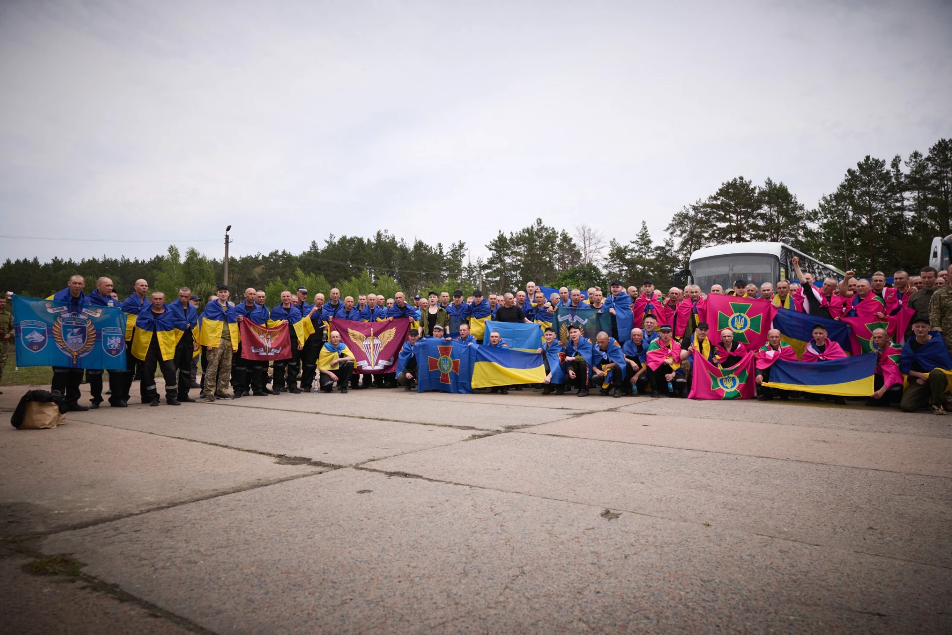 Міноборони та Генштаб ЗСУ розробили довідник для звільнених з полону військовослужбовців