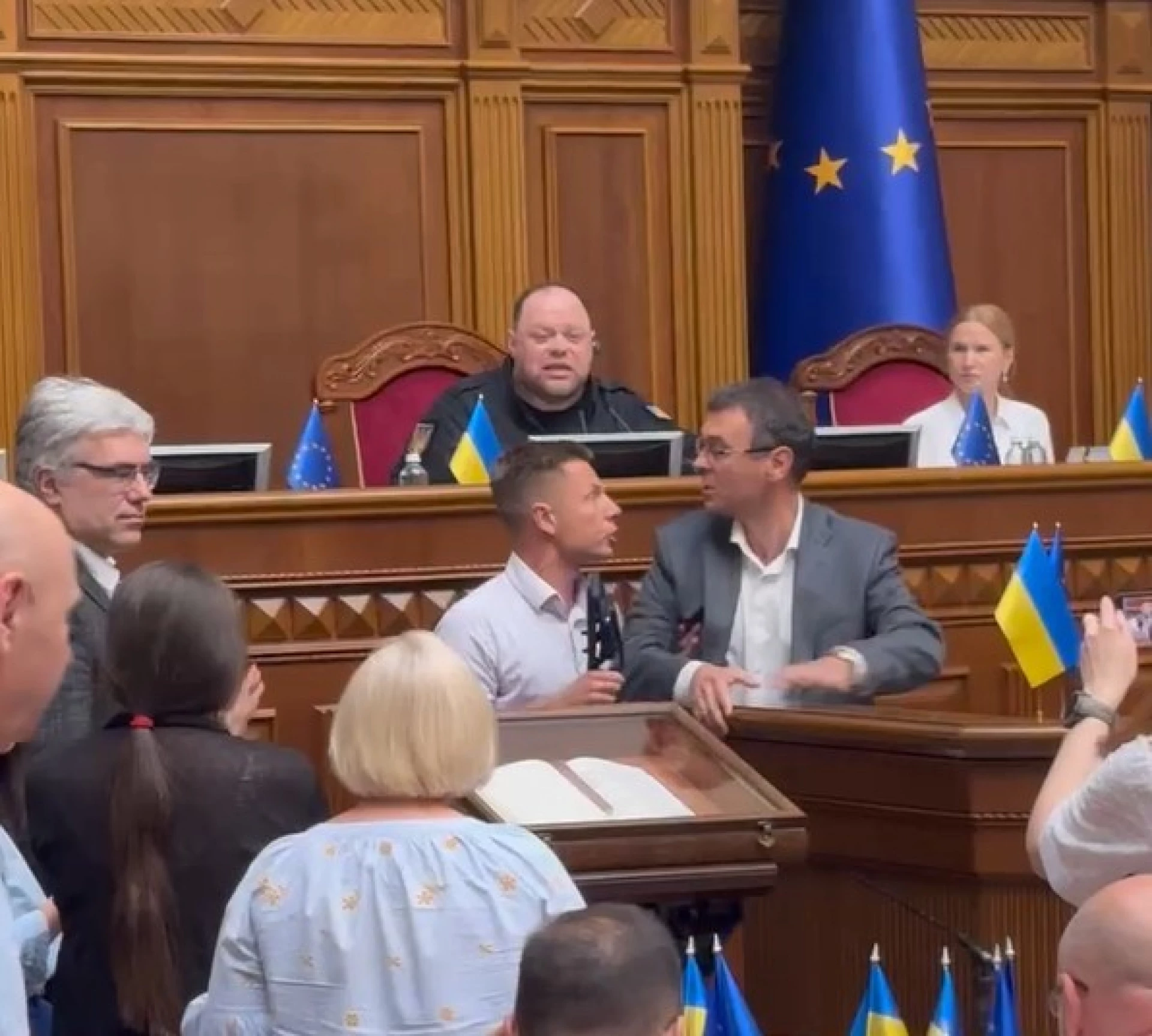 У Раді сталася сутичка: що відомо