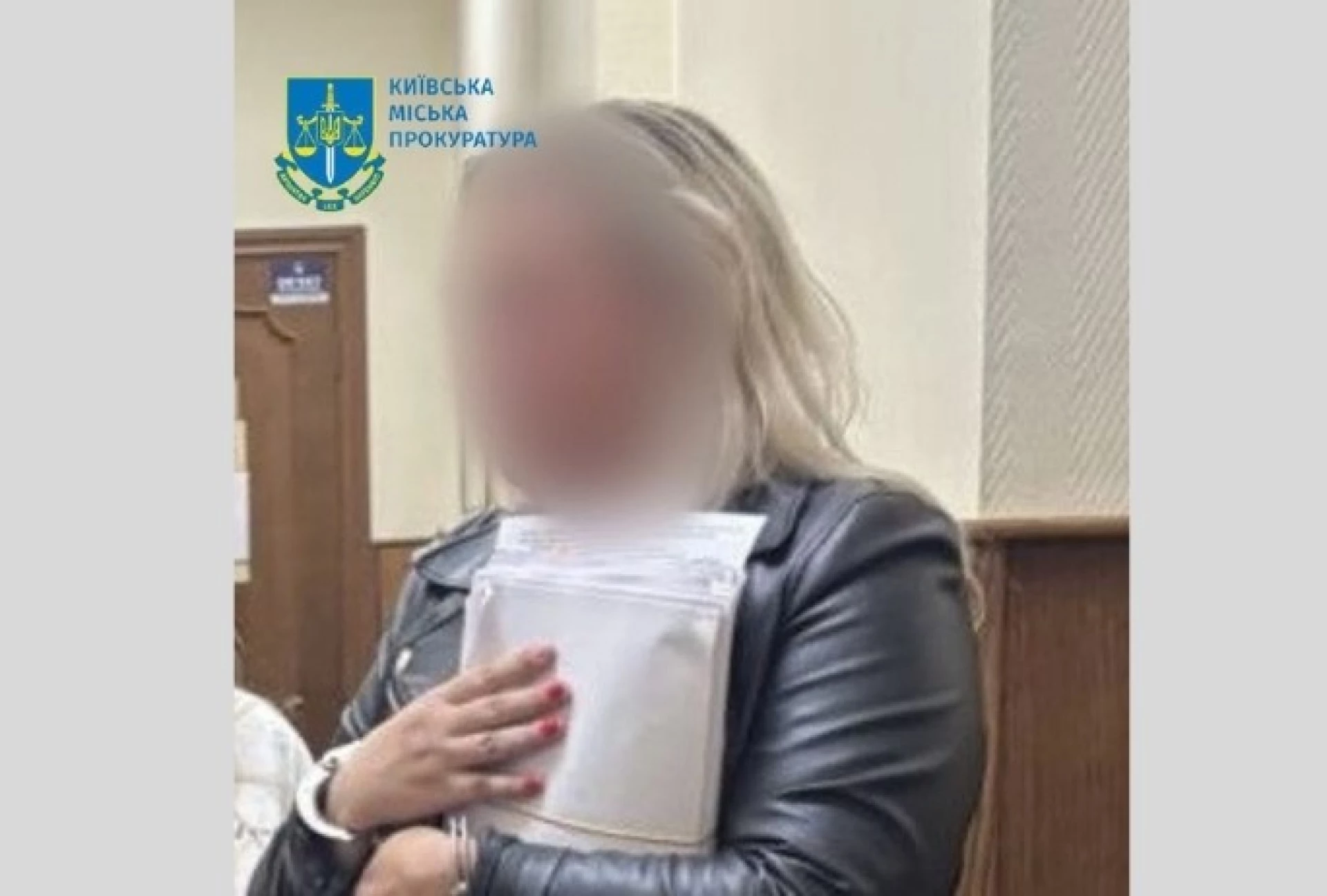 Посадовицю КМДА взяли під варту через хабар у 25 тисяч доларів