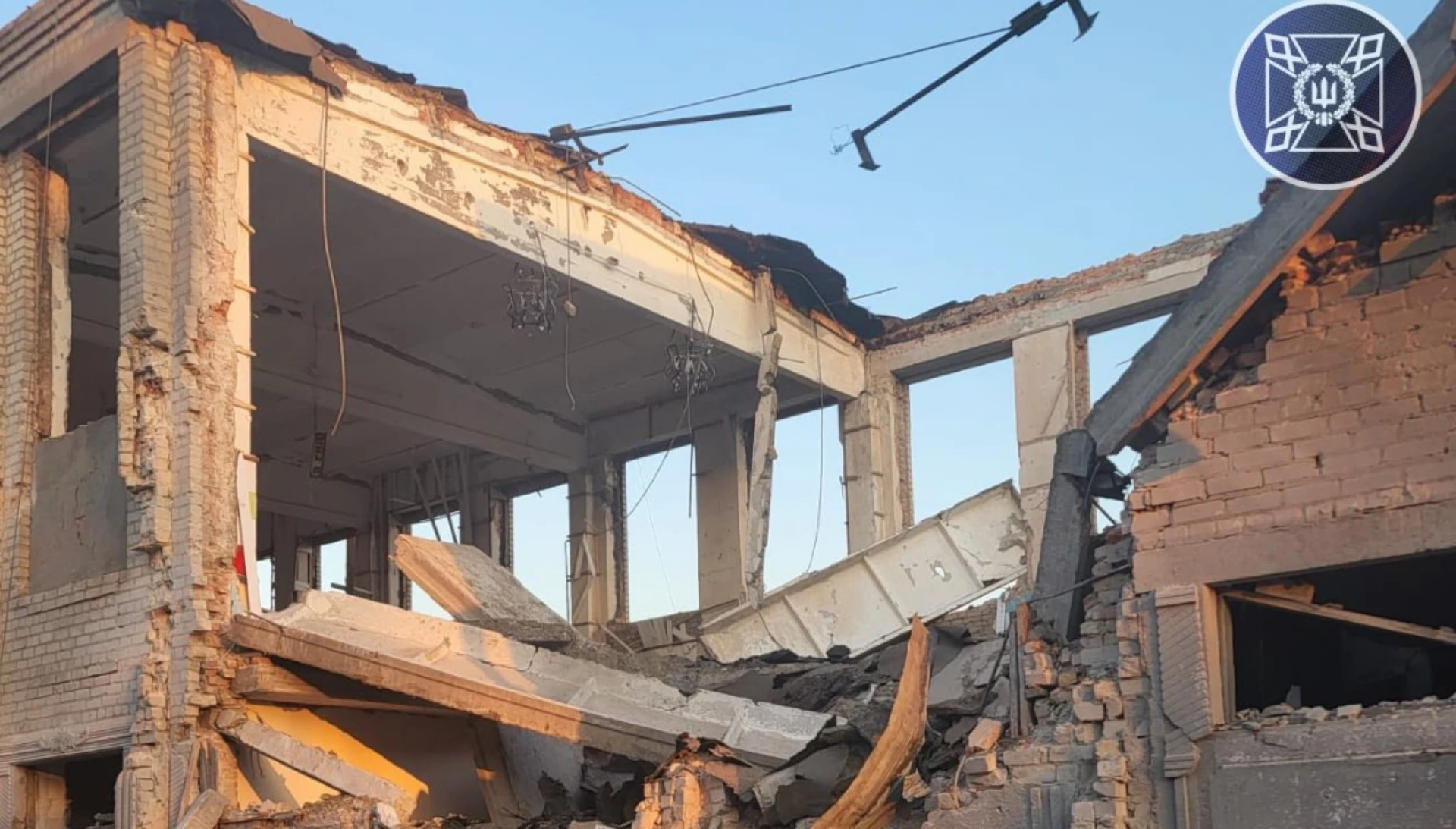 Чотири бомби вгатили по колонії: зросла кількість загиблих в’язнів. Фото