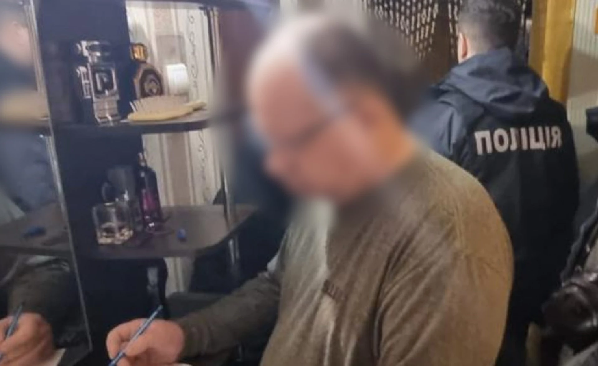 Підозру отримав колишній начальник ТЦК, який допоміг втекти за кордон екскерівнику Київського метрополітену