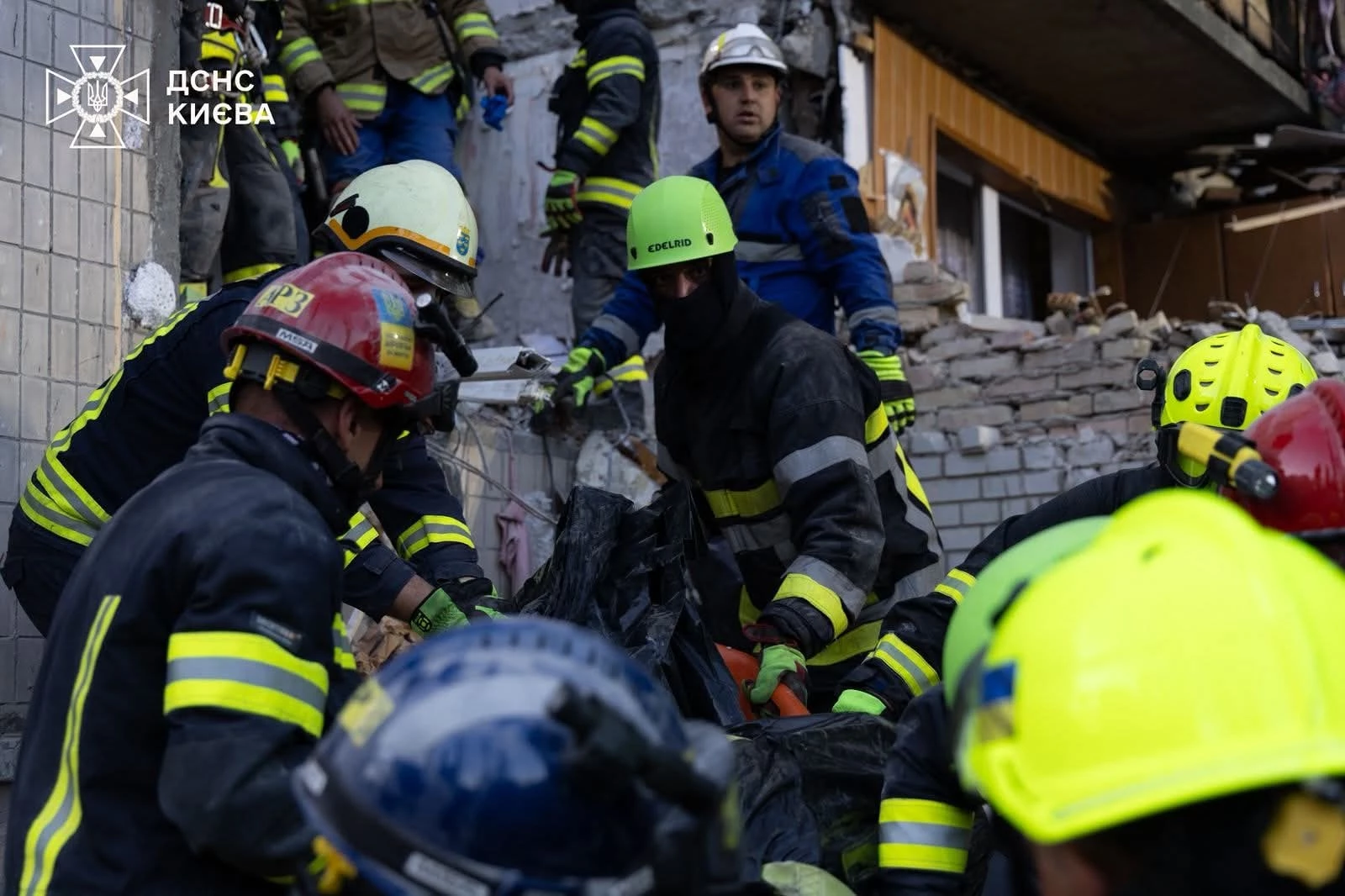 У Києві після атаки рф вже 26 загиблих, 3 - діти