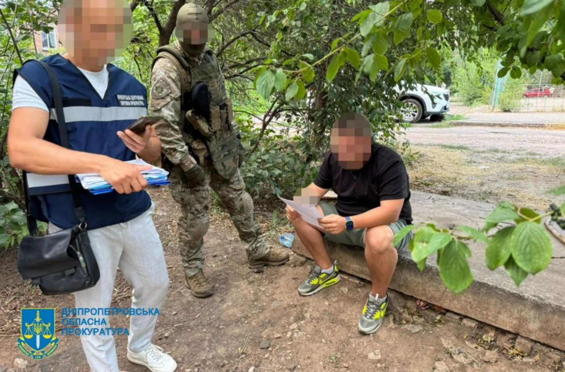 За 17 000 доларів голова благодійного фонду обіцяв «інвалідність» для виїзду за кордон