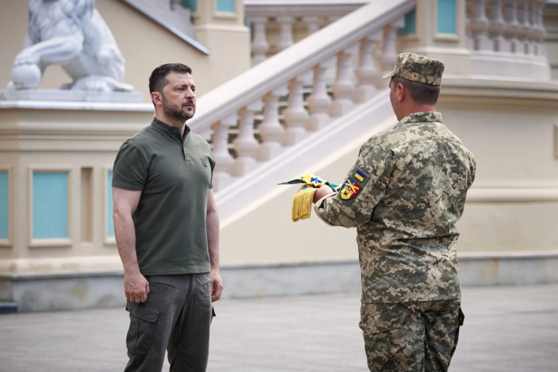 Зенітна бригада з Умані отримала стрічку почесної відзнаки «За мужність та відвагу»