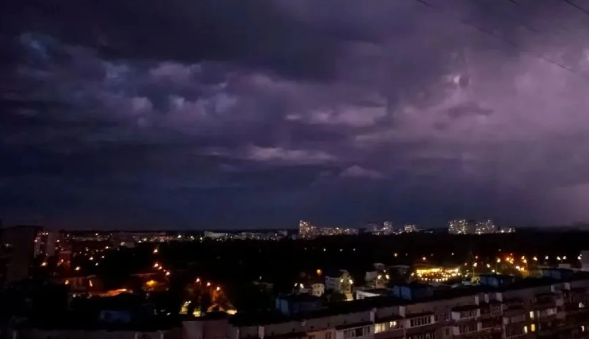 Завтра у Києві вдень очікується гроза