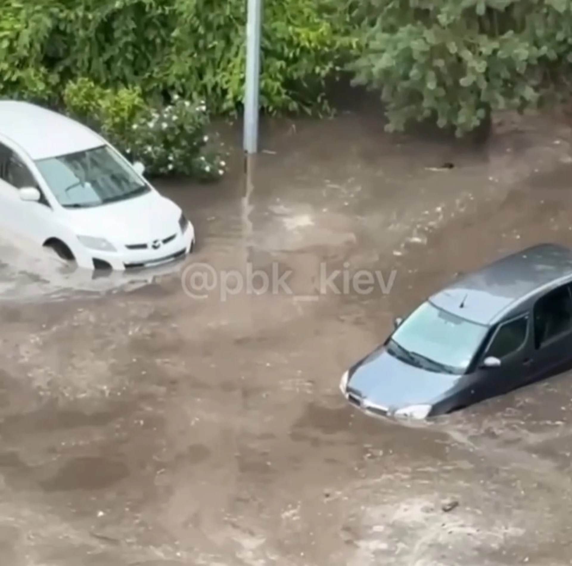 Київ накрила потужна злива