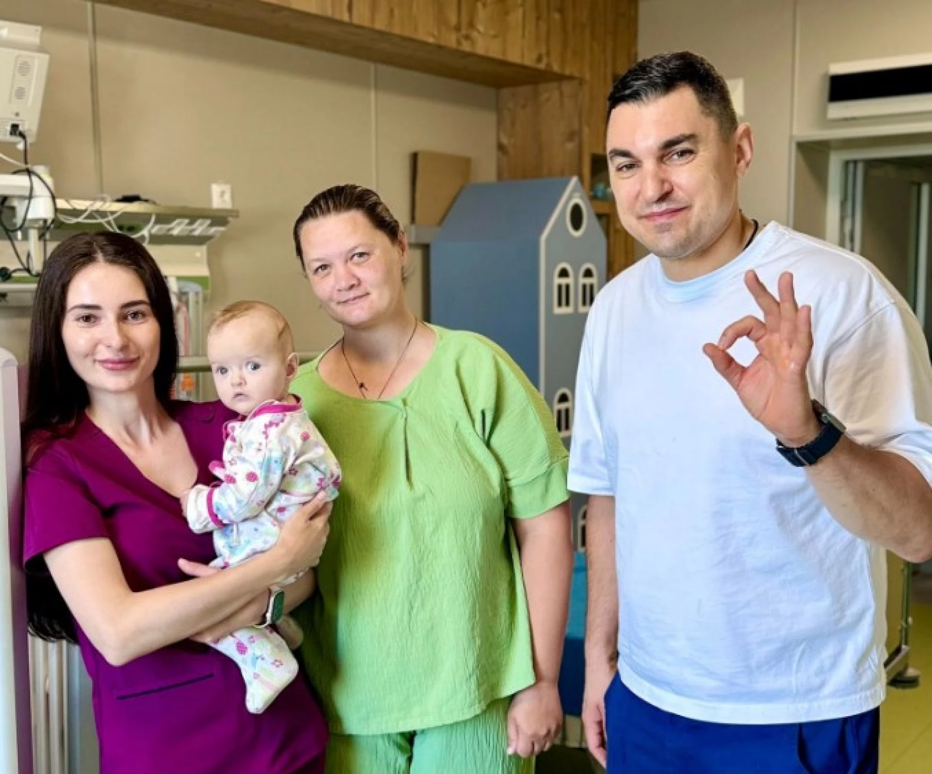 Шість хірургічних втручань за один наркоз: в Охматдиті прооперували 8-місячну дівчинку із складною патологією