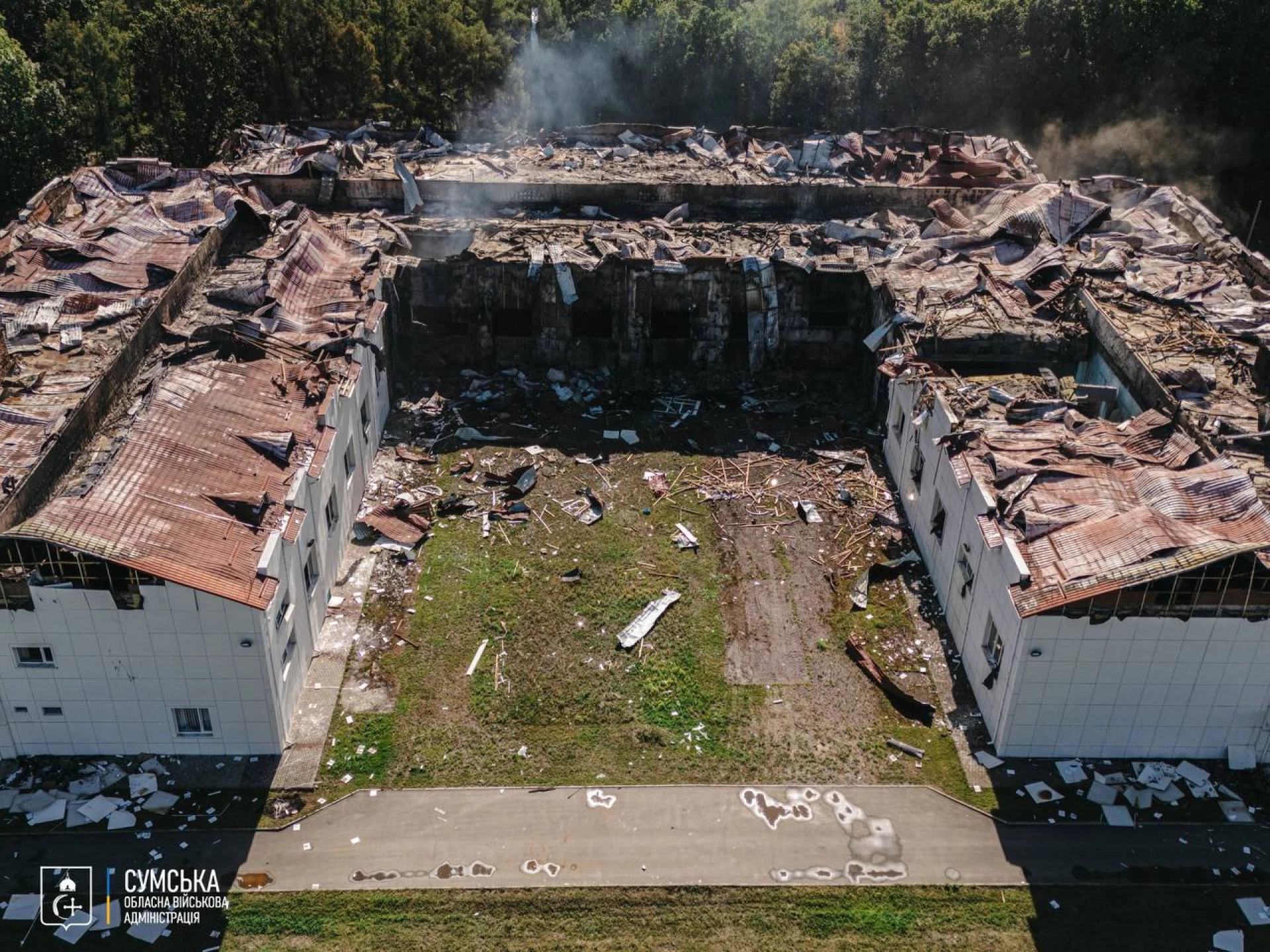 Ракета і дрони зруйнували Сумський державний університет. Фото