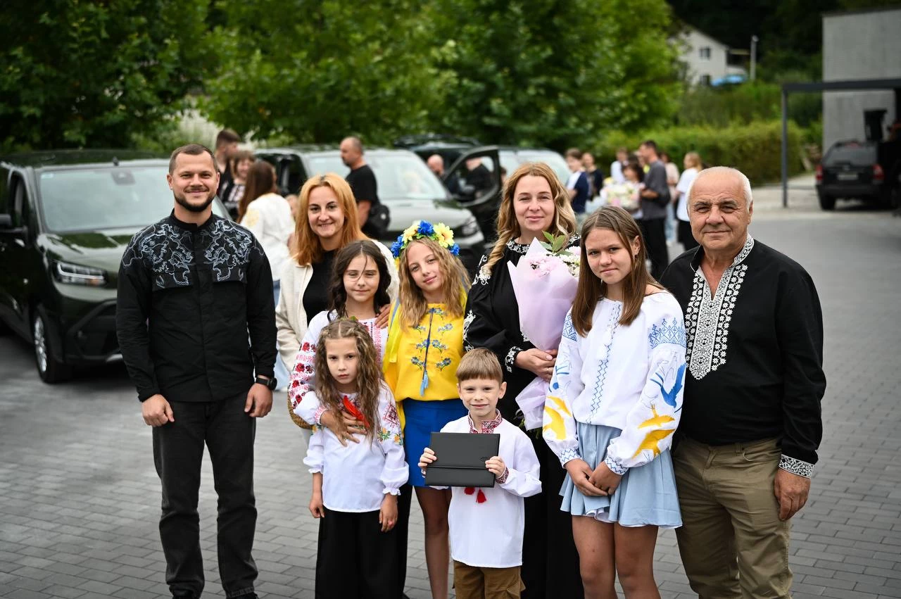На Київщині передали автомобілі для дитячих будинків сімейного типу