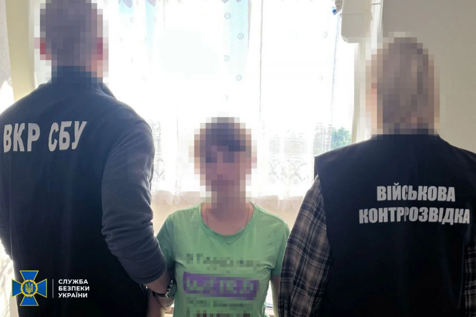 Викрили жінку, яка стежила за аеродромами ЗСУ: намагалася розбити телефон при затриманні