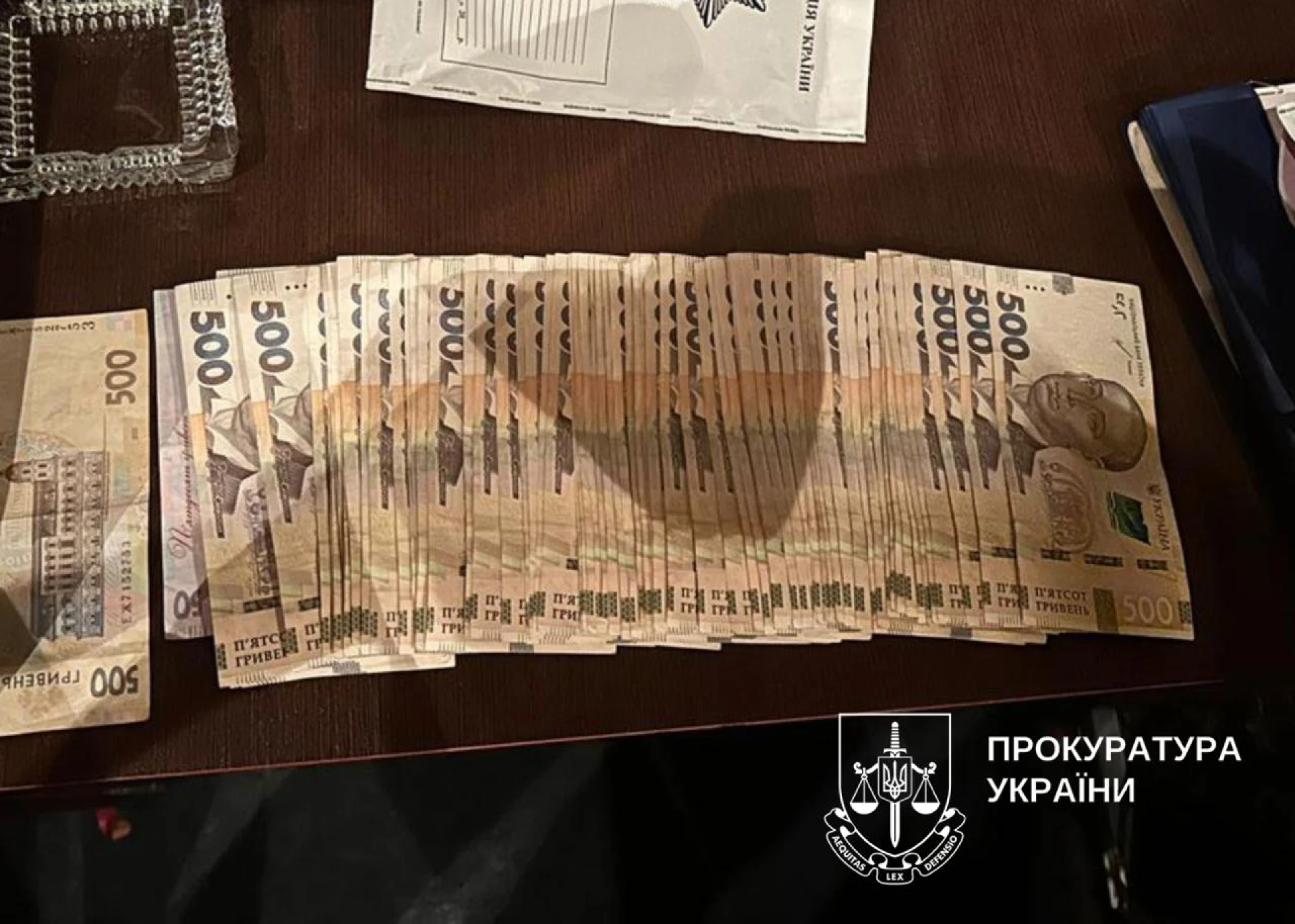 Експравоохоронці з Вінниччини організували підпільне «казино» у Києві та заробляли по пів мільйона на день