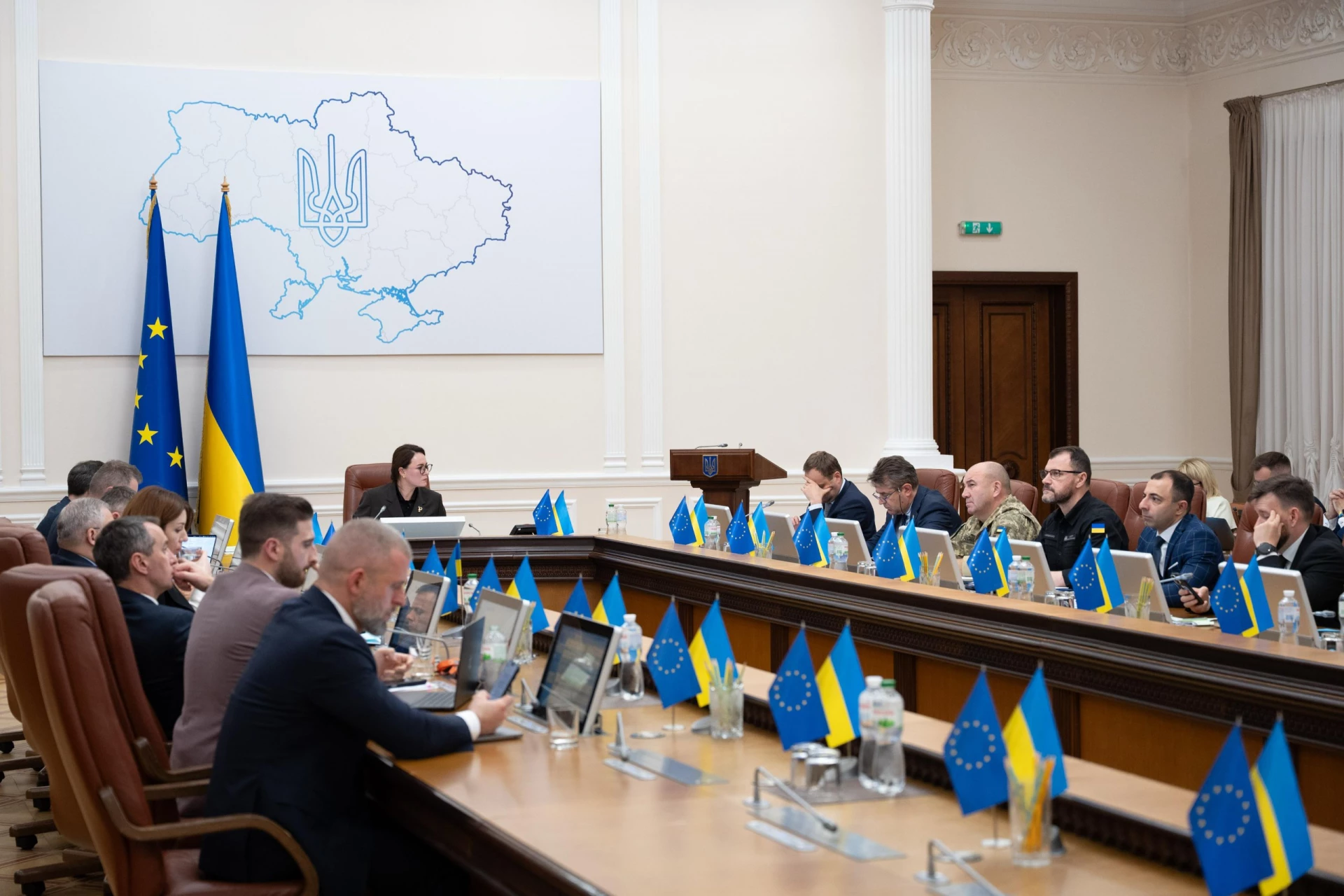 Чоловіки від 18 до 22 років зможуть безперешкодно перетинати кордон під час воєнного стану