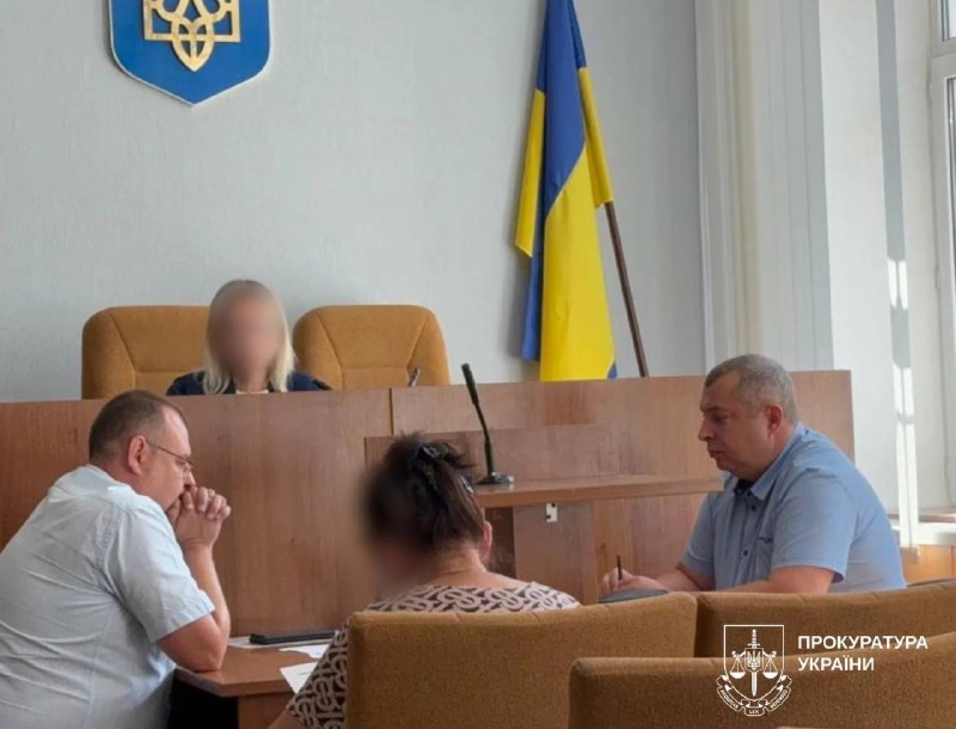 Суд обрав запобіжний захід медсестрі, яка у морзі крала прикраси і особисті речі загиблих воїнів
