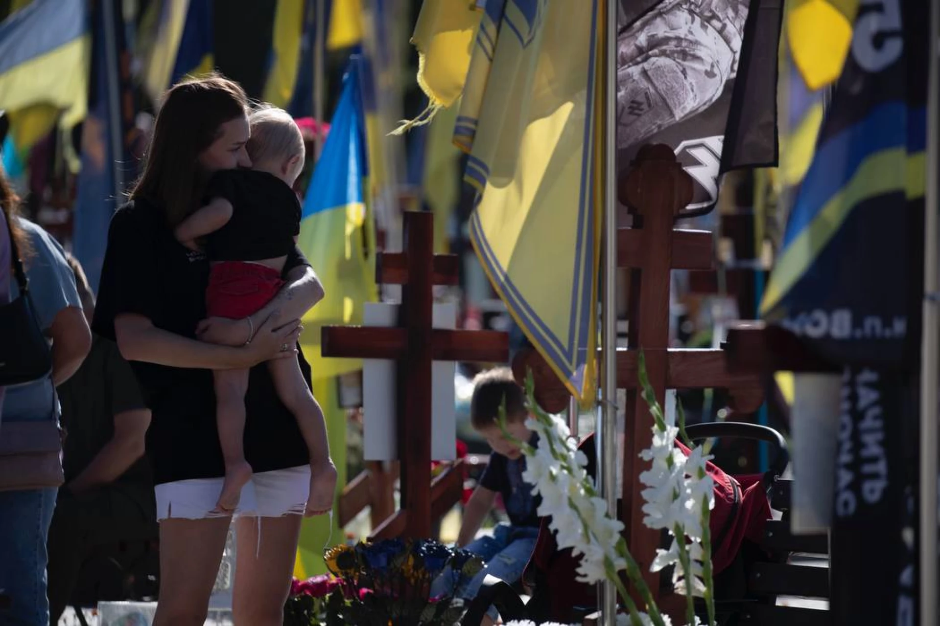 На Берковецькому міському кладовищі відкрили другий Меморіальний монумент на алеї почесних поховань